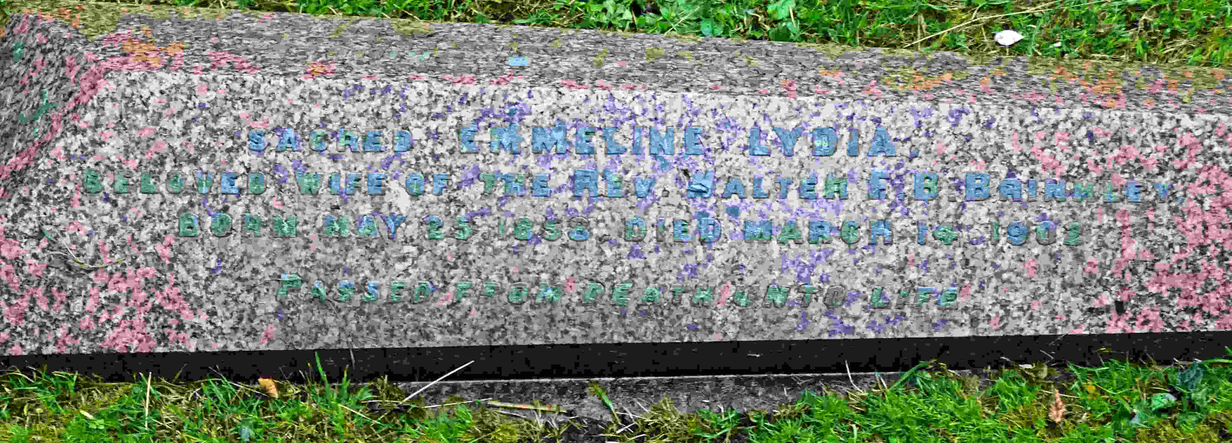 Gravestone of Emmeline Lydia (Brooke, Miles) Brinkley