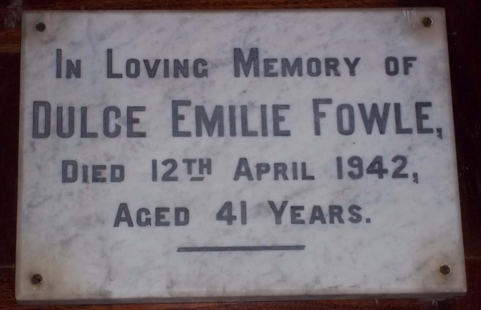 Memorial to Dulcie Emilie Fowle