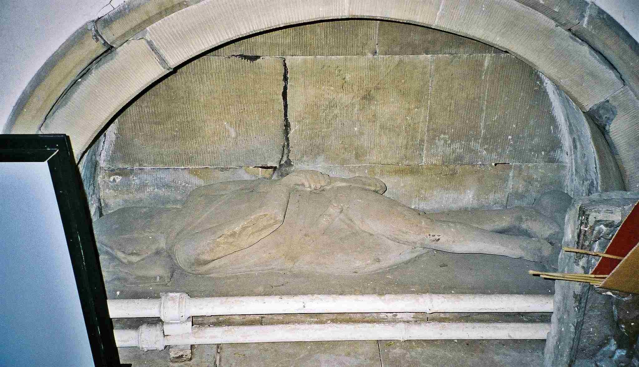 Effigy of a 14th century knight in Tuxford